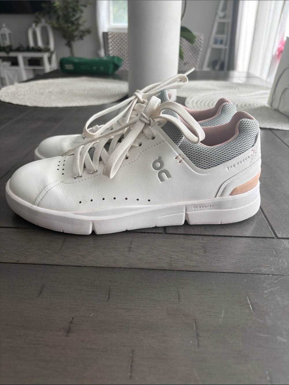 On Cloud Women’s The Roger Advantage Shoes Sneakers Size 6.5
